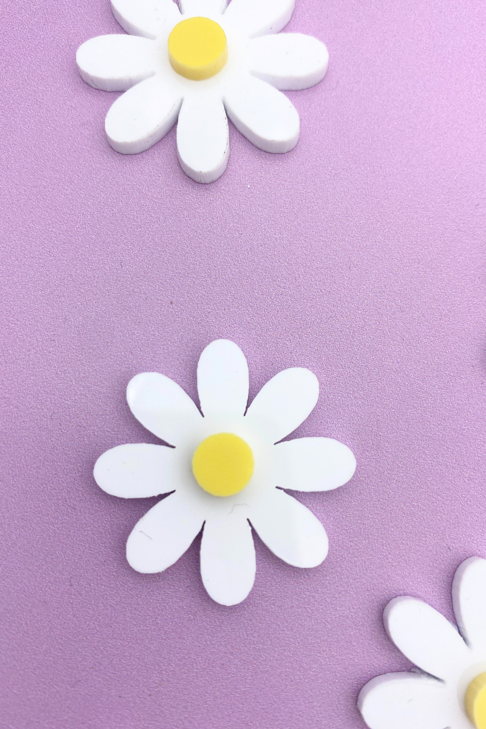 Daisy theme cake or cupcake charms