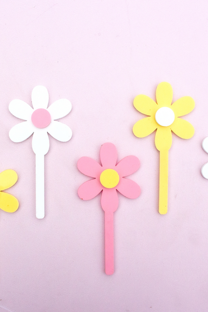 Pretty Daisy Cupcake Toppers